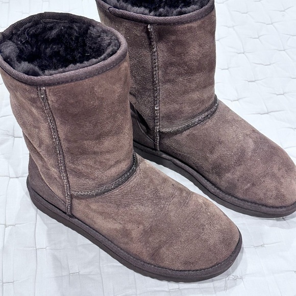 UGG chocolate mid calf boots -gently used-size 8 - Picture 2 of 7